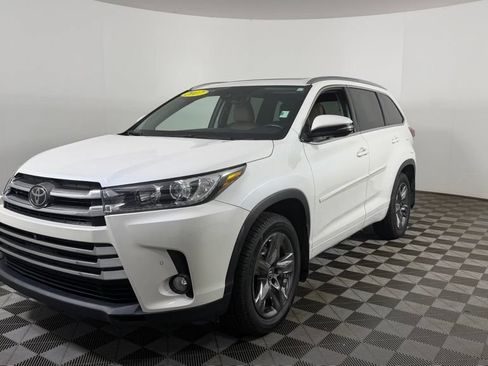 Used 2017 Toyota Highlander Limited AWD/4WD image 3
