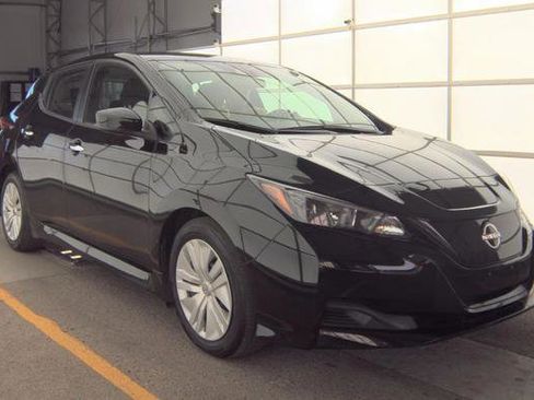 Used 2024 Nissan Leaf S image 2
