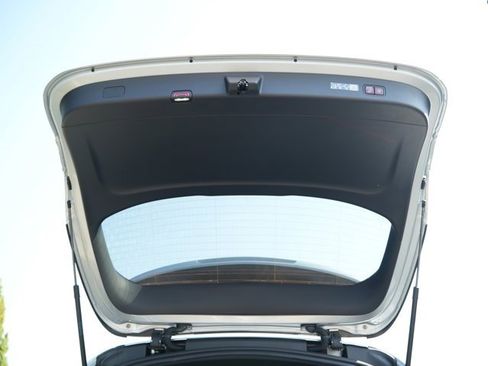 Used 2026 Mercedes-Benz GLC 300 4MATIC image 18