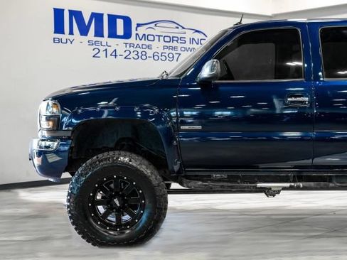 Used 2005 GMC Sierra 2500 SLT w/ Heavy-Duty Power Package AWD/4WD image 16