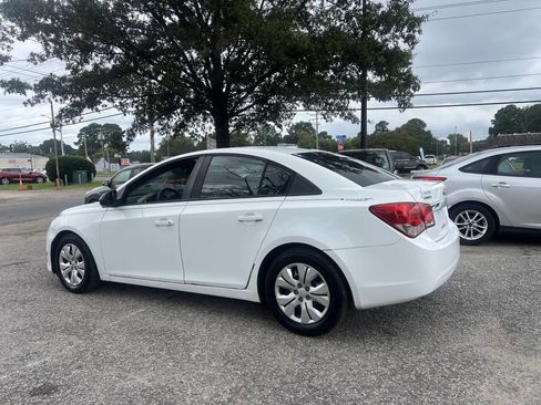 Used 2013 Chevrolet Cruze LS image 16