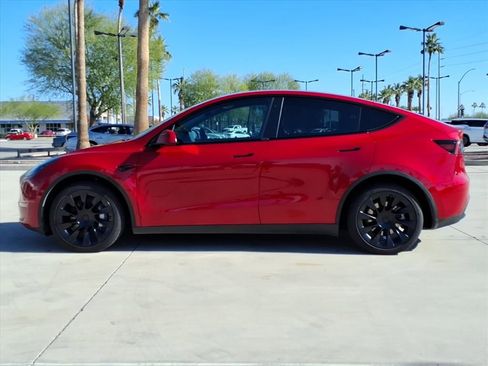 Used 2023 Tesla Model Y Long Range image 2