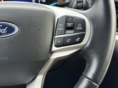 Used 2023 Ford Explorer XLT image 7