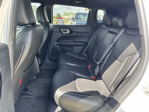 Used 2025 Jeep Compass Trailhawk AWD/4WD image 19
