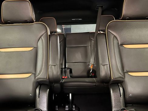Used 2024 GMC Yukon XL AT4 w/ AT4 Premium Plus Package AWD/4WD image 20