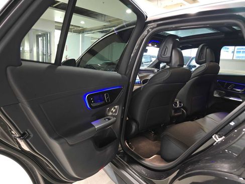 Used 2024 Mercedes-Benz GLC 300 4MATIC image 15