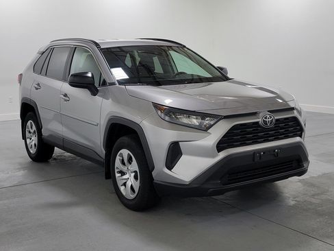Used 2021 Toyota RAV4 LE image 2
