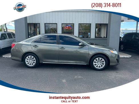 Used 2014 Toyota Camry LE FWD image 1