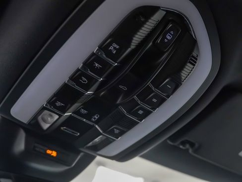 New 2026 Porsche Macan image 28