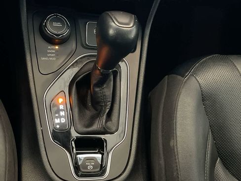 Used 2019 Jeep Cherokee Limited AWD/4WD image 20