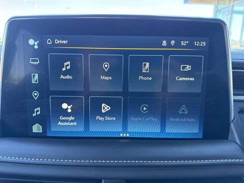 Used 2023 Chevrolet Suburban Premier image 24