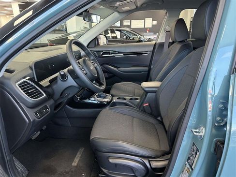 Used 2025 Kia Seltos S image 11