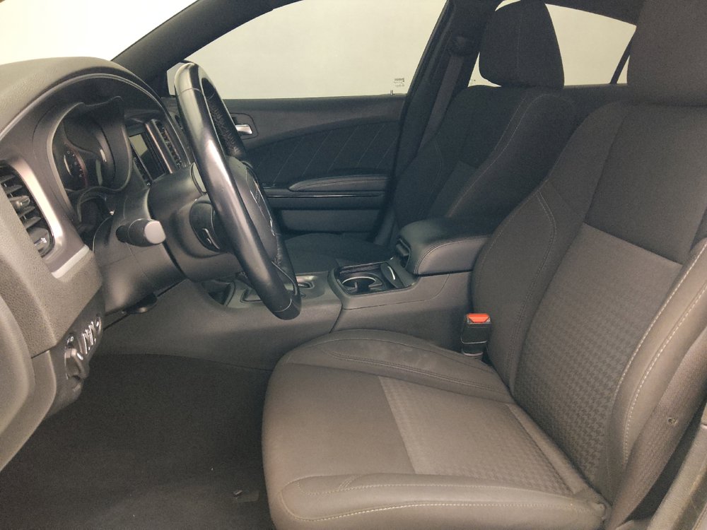 Used 2022 Dodge Charger SXT w/ Blacktop Package RWD image 17