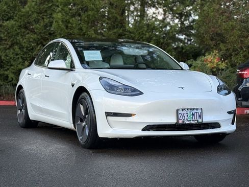 Used 2021 Tesla Model 3 Long Range image 2