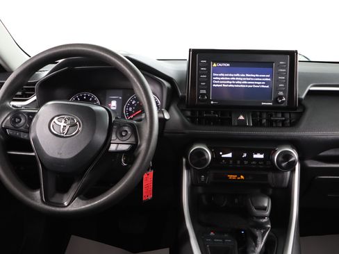 Used 2022 Toyota RAV4 LE image 17