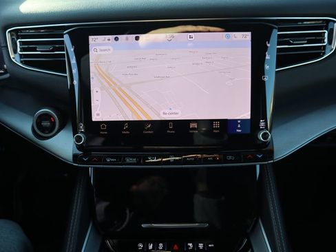 Used 2025 Jeep Wagoneer L Series II w/ 8-pass Seating Package image 18