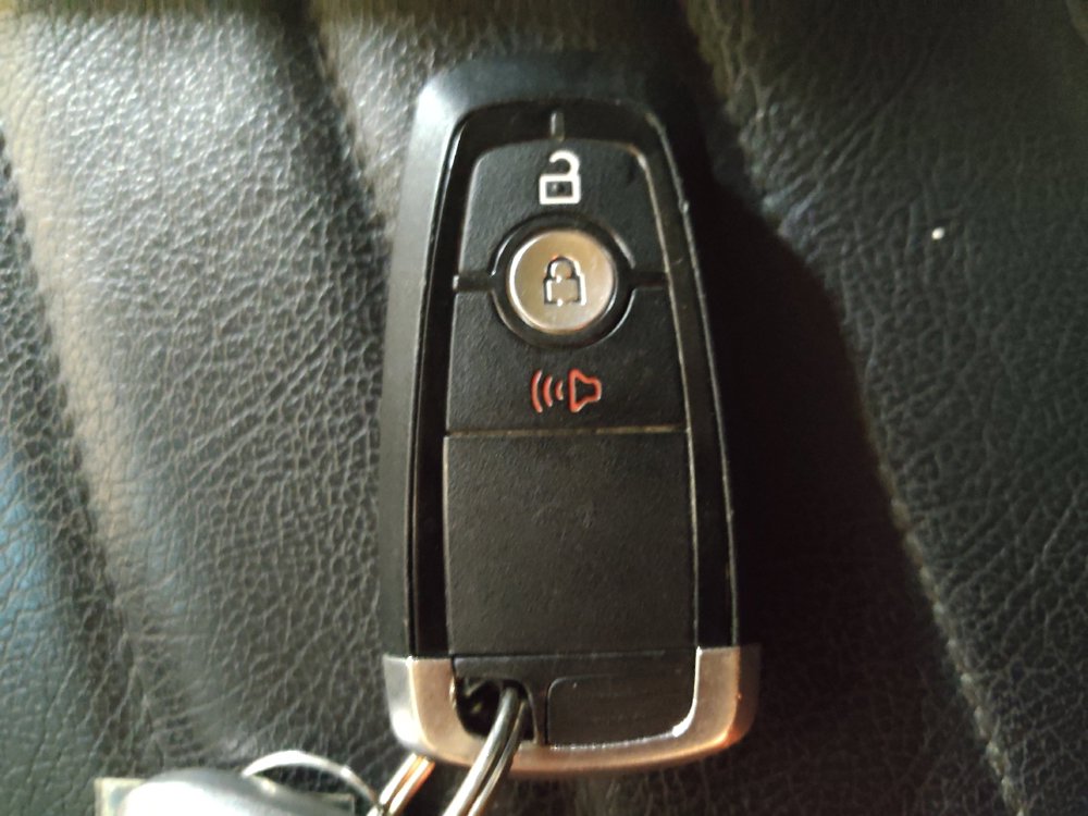 Used 2018 Ford Edge SE FWD image 32
