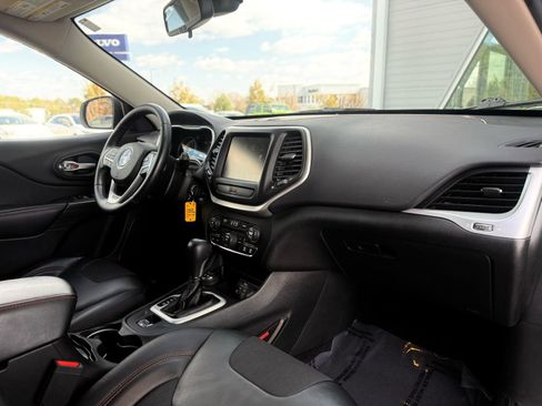 Used 2016 Jeep Cherokee Trailhawk image 30