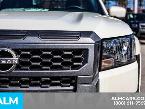 Certified 2025 Nissan Frontier SV image 15