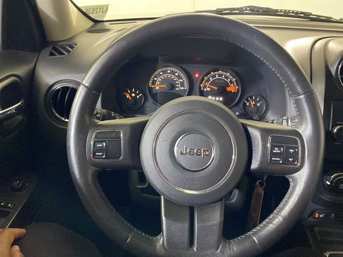Used 2015 Jeep Patriot High Altitude AWD/4WD image 8