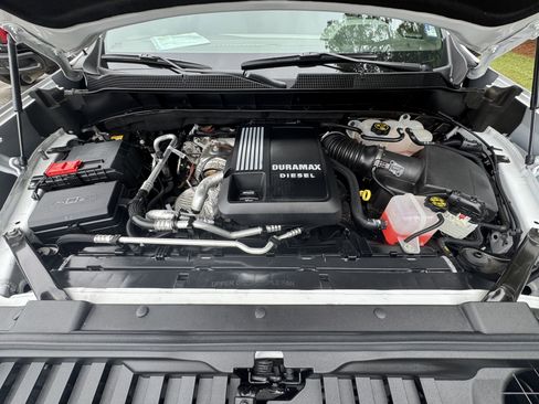 Used 2023 Chevrolet Silverado 1500 RST w/ Redline Edition image 9