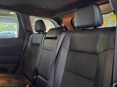 Used 2021 Jeep Grand Cherokee Laredo X image 17