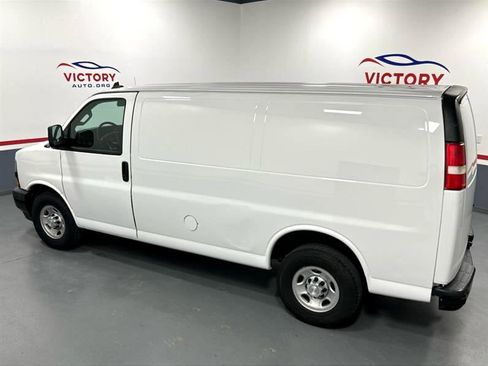 Used 2019 Chevrolet Express 2500 w/ Enhanced Convenience Package image 3