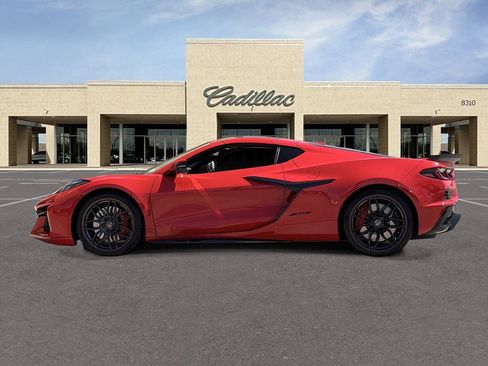 Used 2025 Chevrolet Corvette Z06 RWD image 8