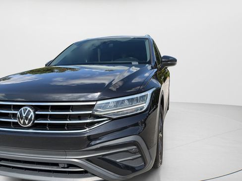 Used 2024 Volkswagen Tiguan SE FWD image 9