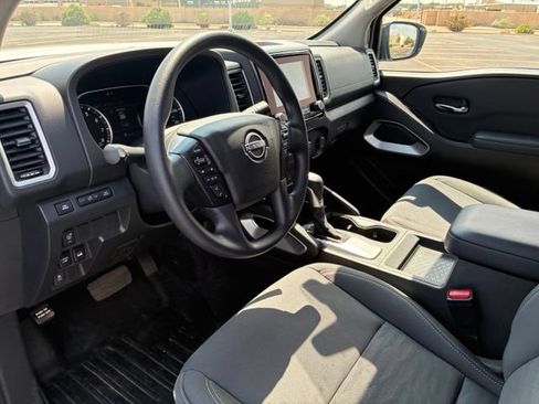 Certified 2024 Nissan Frontier SV w/ Technology Package AWD/4WD image 11
