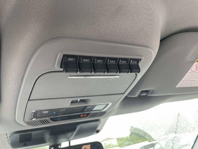 Used 2024 Ford F350 Lariat w/ Lariat Ultimate Package AWD/4WD image 31