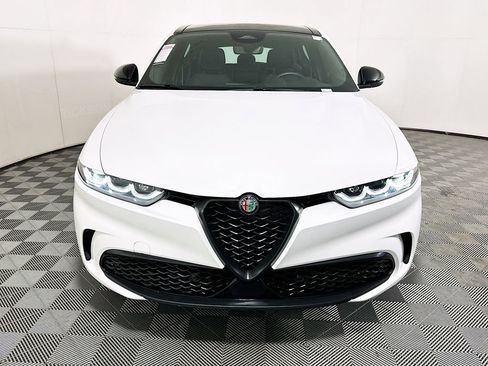 Used 2025 Alfa Romeo Tonale w/ Premium Package AWD/4WD image 8