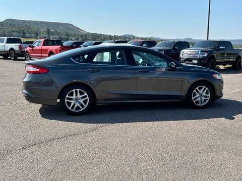 Used 2016 Ford Fusion SE FWD image 6