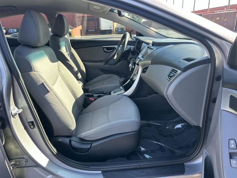 Used 2011 Hyundai Elantra GLS w/ Navigation Pkg 4 image 14