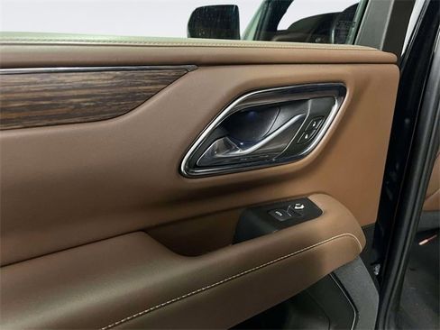 Used 2023 Chevrolet Tahoe High Country image 11