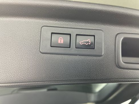 Used 2019 Subaru Forester Touring image 31