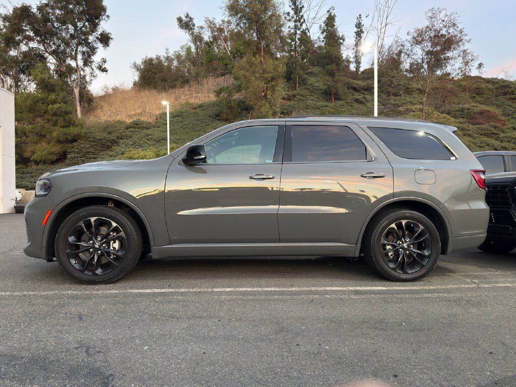 Used 2023 Dodge Durango GT RWD image 4