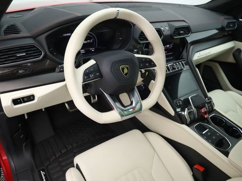 Used 2024 Lamborghini Urus S image 9