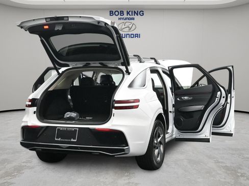 Used 2026 Genesis GV70 2.5T Select image 19