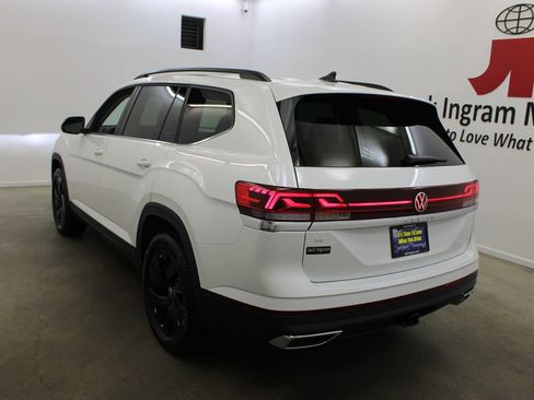 New 2026 Volkswagen Atlas SE FWD image 3