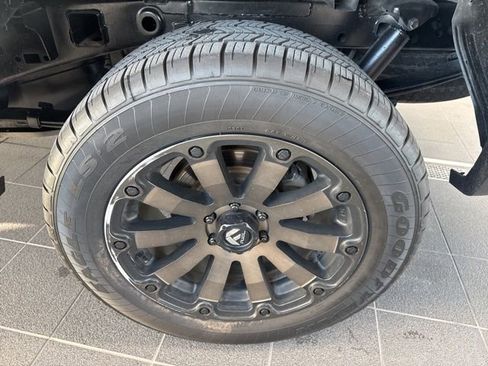 Used 2018 Ford F150 Platinum w/ Equipment Group 701A Luxury image 7