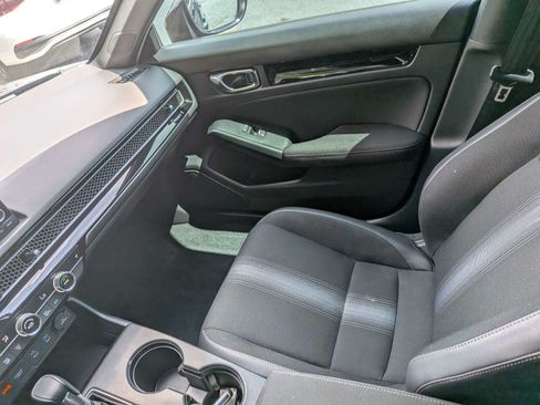 Used 2025 Honda Civic Sport image 15