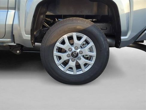 Certified 2025 Toyota Tacoma SR5 AWD/4WD image 6