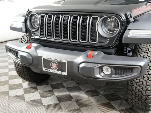 Used 2024 Jeep Wrangler Unlimited Rubicon w/ Dual Top Group AWD/4WD image 9
