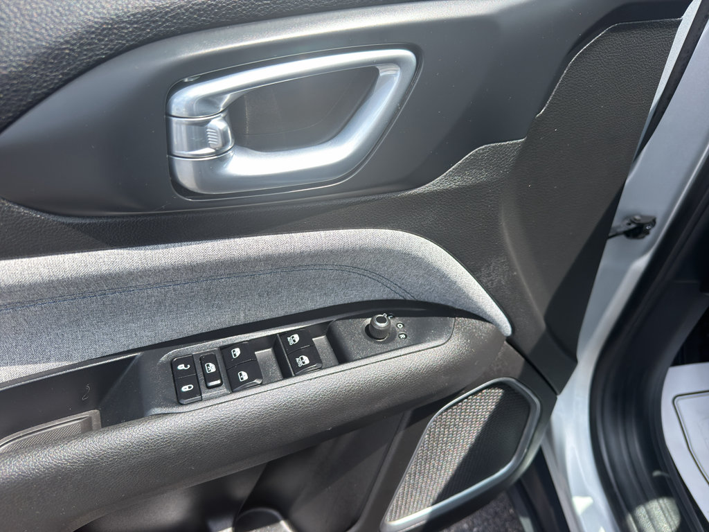 Used 2025 Jeep Compass Latitude w/ Convenience Group AWD/4WD image 11