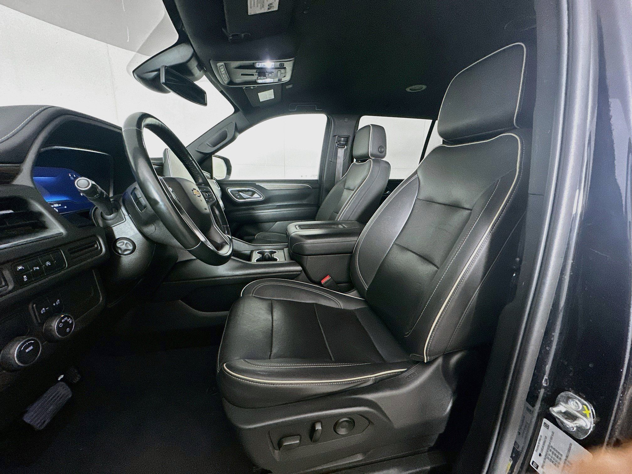 Used 2023 Chevrolet Tahoe Premier RWD image 12