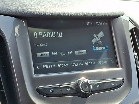 Used 2017 Chevrolet Cruze LT w/ Convenience Package image 3