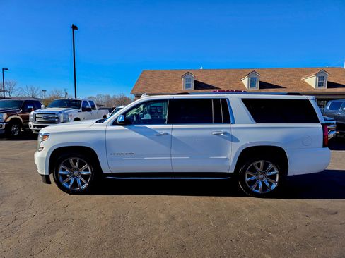 Used 2019 Chevrolet Suburban Premier image 14