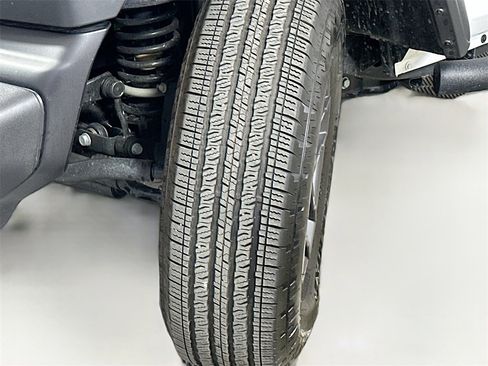 Used 2025 Jeep Wrangler Unlimited Sport image 25