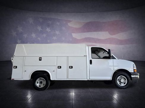 Used 2021 Chevrolet Express 3500 w/ Power Convenience Package RWD image 6